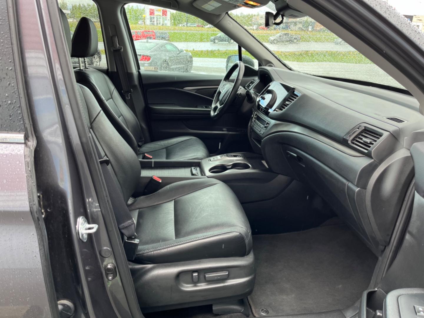 2022 BLACK HONDA PILOT SE (5FNYF6H20NB) with an 3.5L engine, Automatic transmission, located at 1960 Industrial Drive, Wasilla, 99654, (907) 274-2277, 61.573475, -149.400146 - Photo#10